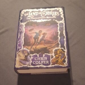 ​The Land of Stories: The Enchantress Returns by Chris Colfer - Hardcover